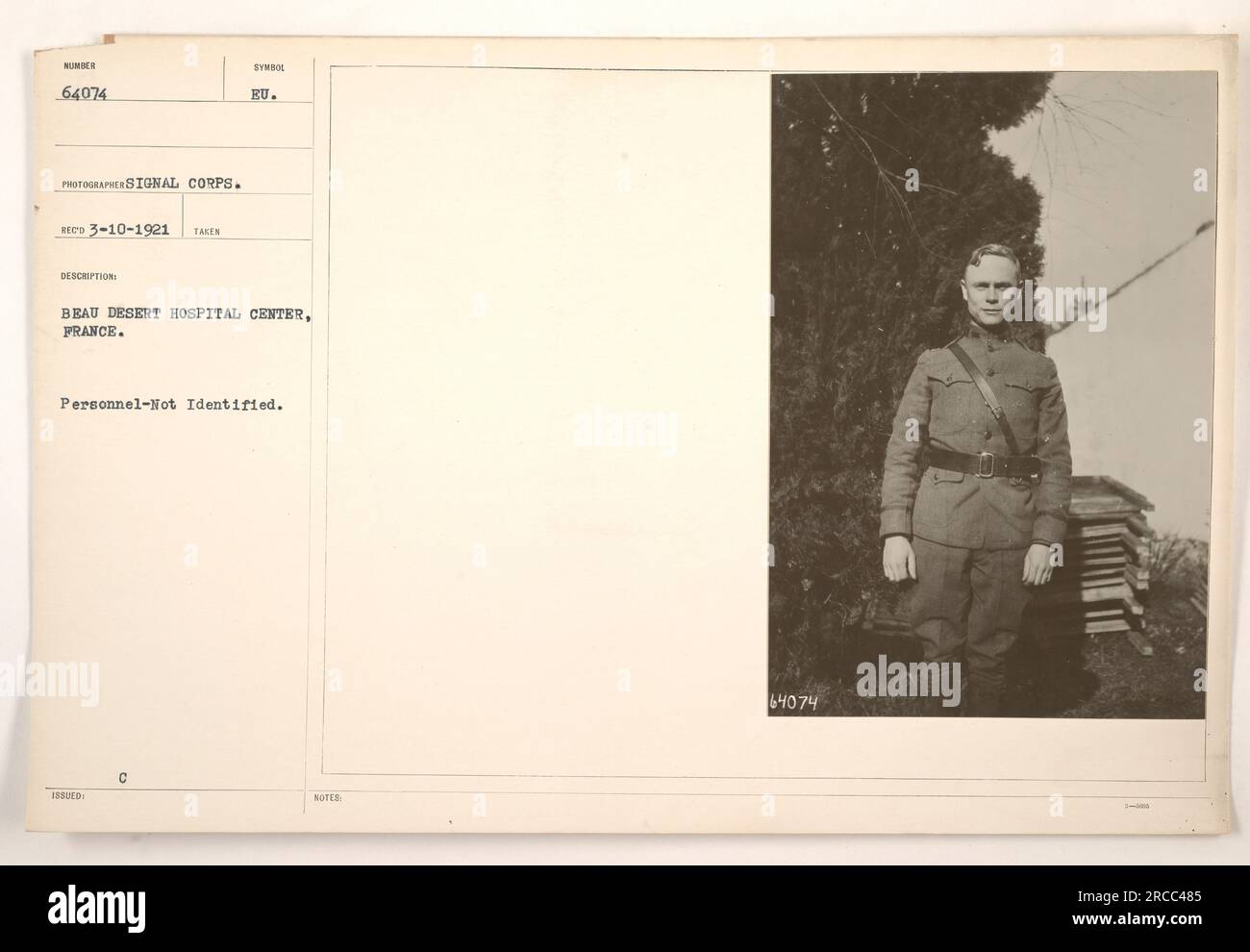 Une photographie du Centre hospitalier beau Desert en France pendant la première Guerre mondiale. Le personnel sur l'image n'est pas identifié. La photographie a été prise par le signal corps le 10 mars 1921. La description de l'image comprend le symbole « BU ». La photographie comprend des notes qui mentionnent le numéro d'identification « 64074 ». Banque D'Images