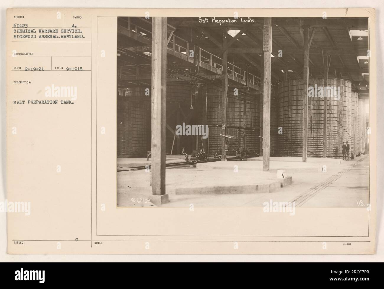 Réservoir de préparation de sel au Chemical Warfare Service, Edgewood Arsenal dans le Maryland. Le char, numéroté 60123, a été utilisé pendant la première Guerre mondiale pour préparer du sel pour la guerre chimique. La photographie a été prise en septembre 1918 et montre le symbole pour le char comme 183. Banque D'Images