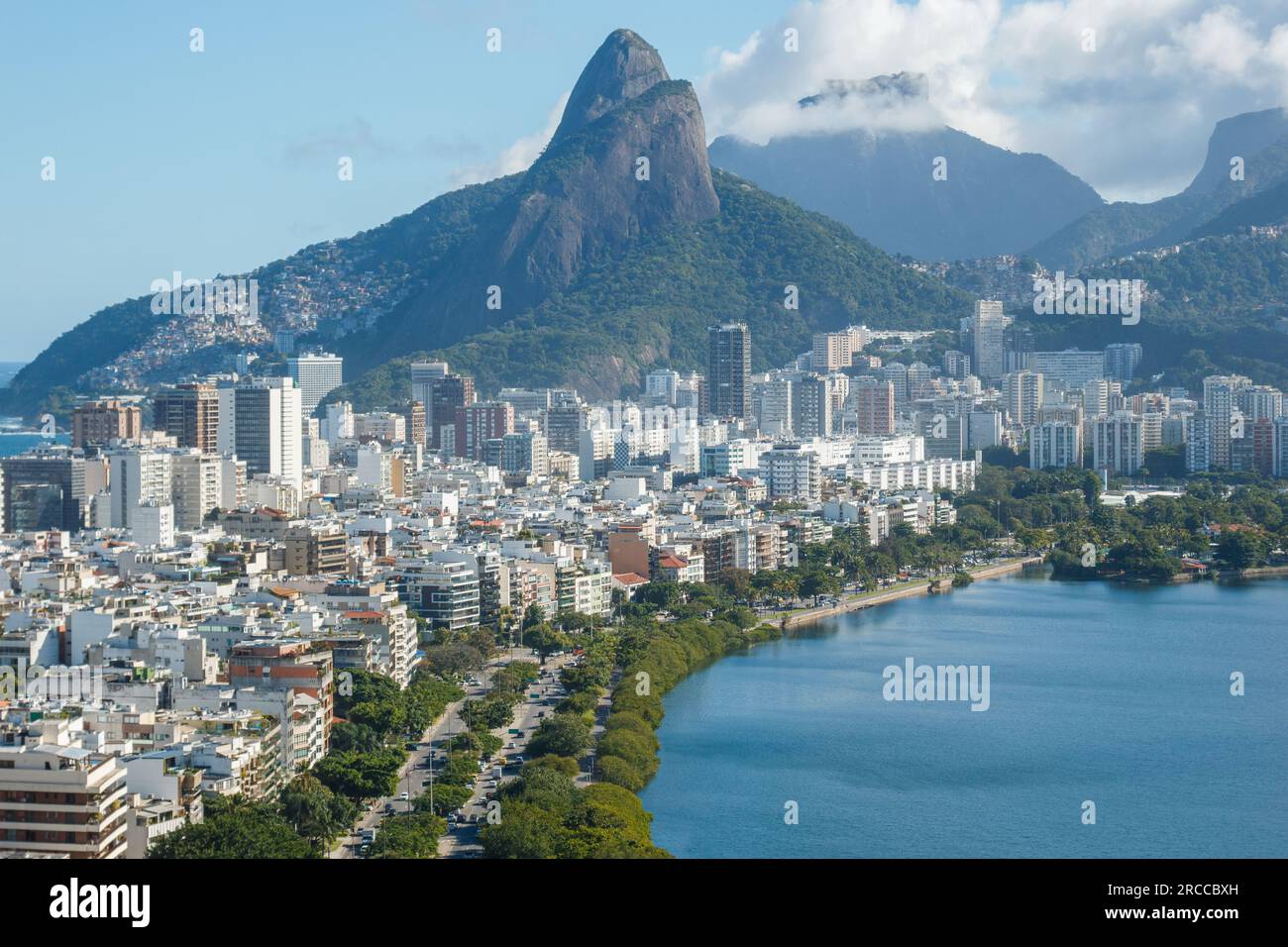 Vue de la lagune rodrigo de freitas à Rio de Janeiro au Brésil. Banque D'Images
