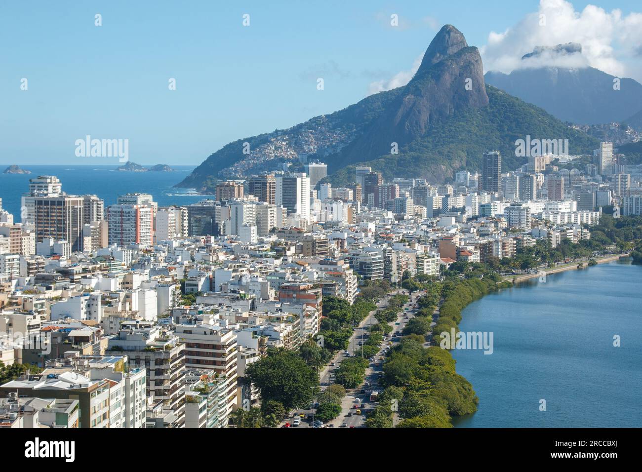 Vue de la lagune rodrigo de freitas à Rio de Janeiro au Brésil. Banque D'Images