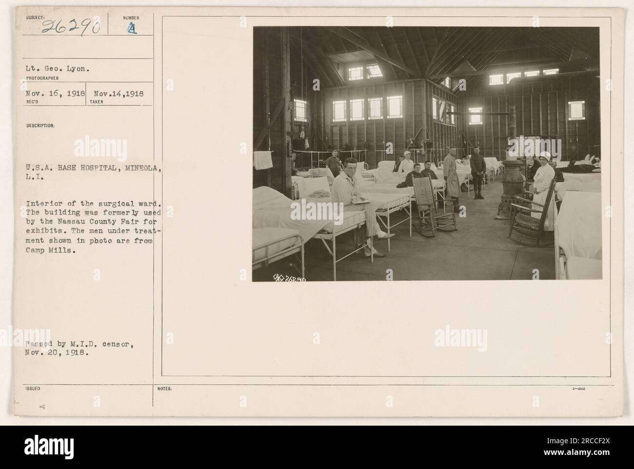 L'intérieur du service de chirurgie aux U.S.A. Hôpital de base à Mineola, L.I. Ce bâtiment était auparavant utilisé par la foire du comté de Nassau. Les hommes traités sur la photo sont de Camp Mills. La photo a été approuvée par le censeur du M.I.D. le 20 novembre 1918. Banque D'Images