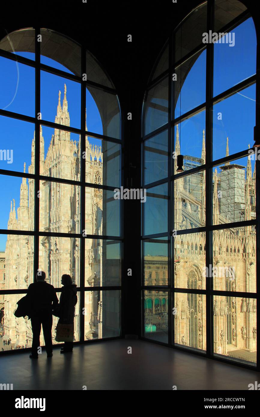 Salle Lucio Fontana, Museo del 900, Milano, Lombardia, Italie Banque D'Images