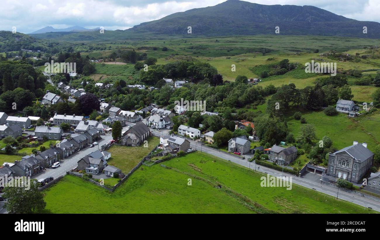 Photo drone du village de Dolwyddelan, Snowdonia, Gwynedd, pays de Galles, juillet 2023 Banque D'Images