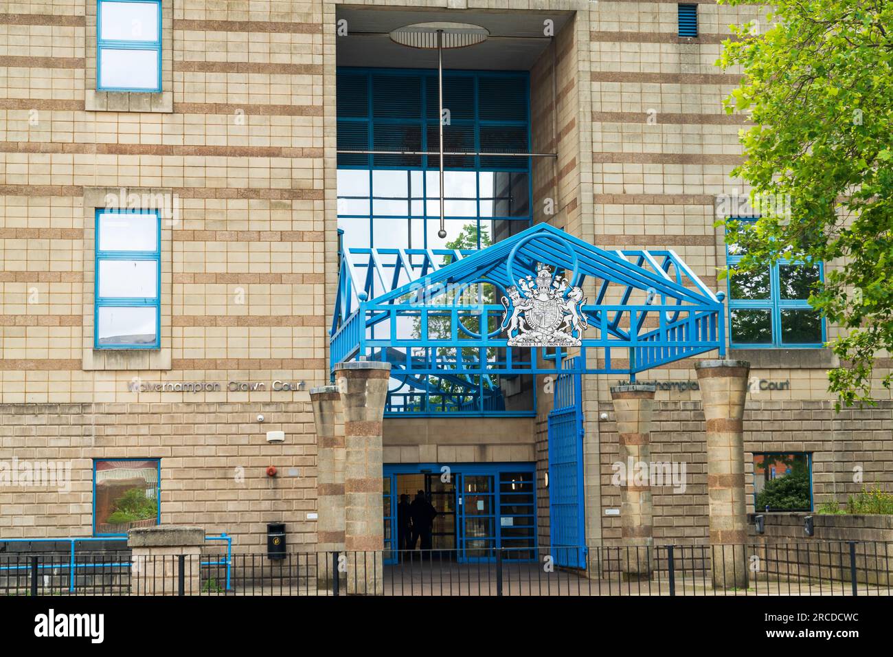 Wolverhampton, Royaume-Uni - juillet 13 2023 : entrée principale de Wolverhampton Crown court à Piper's Row, Wolverhampton Banque D'Images