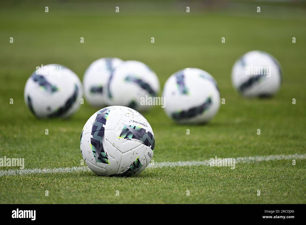 Kipsta dévoile ses nouveaux ballons pour la saison 2023-2024 de Ligue 1 et  Ligue 2