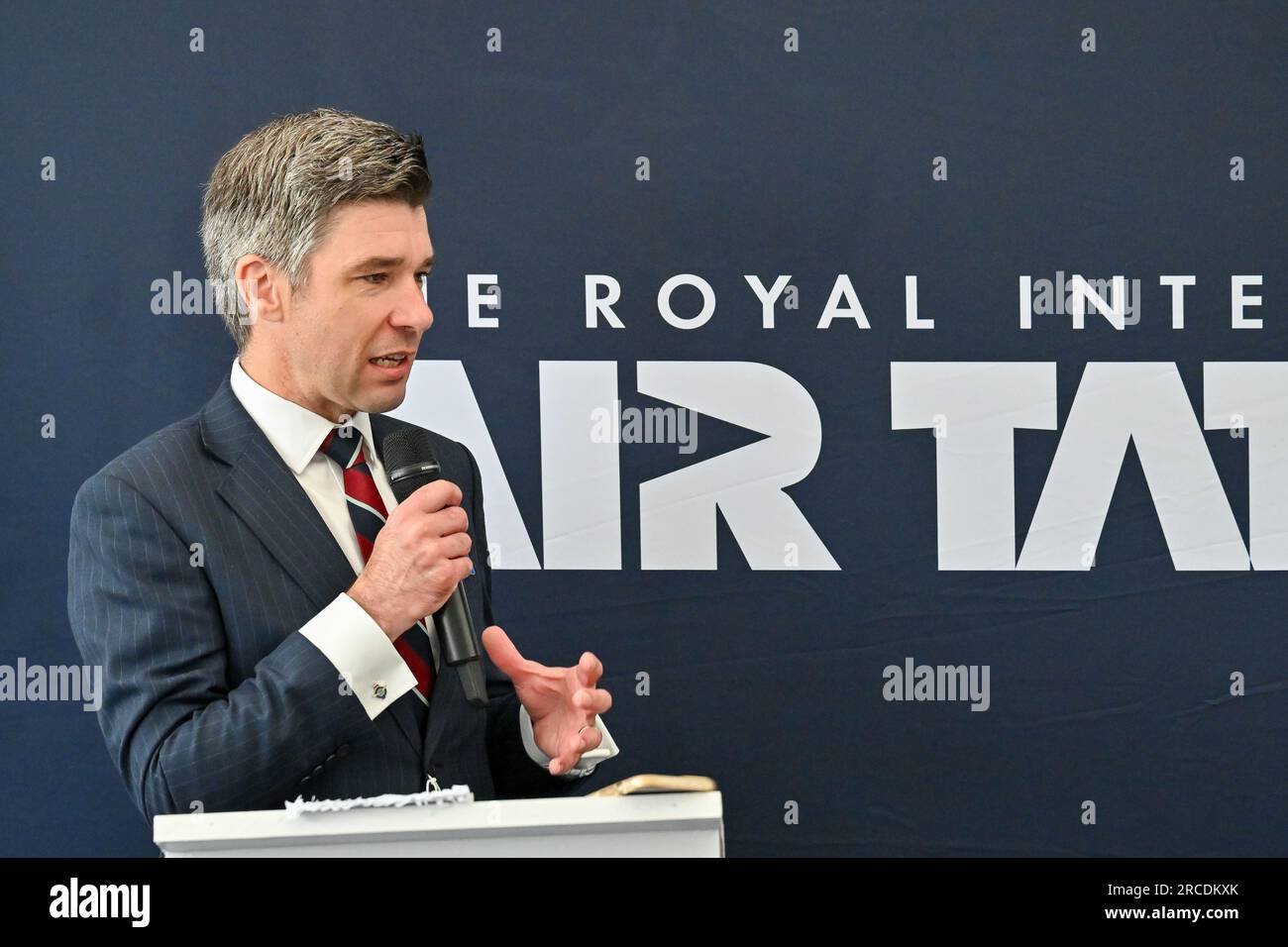 Fairford, Royaume-Uni. 14 juillet 2023. RAF Fairford, Fairford, Gloucestershire, Royaume-Uni le 14 2023 juillet. Edward Horne (Airbus) informe les médias sur la politique et les pratiques de développement durable impliquant les avions Airbus à usage militaire et civil au Royal International Air Show (riat) à RAF Fairford, Fairford, Gloucestershire, Royaume-Uni, le 14 2023 juillet. Crédit : Francis Knight/Alamy Live News Banque D'Images