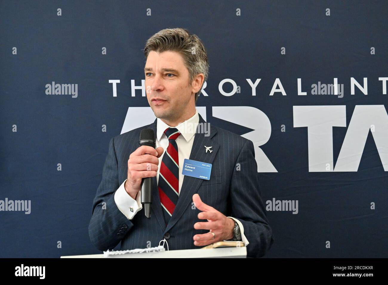 Fairford, Royaume-Uni. 14 juillet 2023. RAF Fairford, Fairford, Gloucestershire, Royaume-Uni le 14 2023 juillet. Edward Horne (Airbus) informe les médias sur la politique et les pratiques de développement durable impliquant les avions Airbus à usage militaire et civil au Royal International Air Show (riat) à RAF Fairford, Fairford, Gloucestershire, Royaume-Uni, le 14 2023 juillet. Crédit : Francis Knight/Alamy Live News Banque D'Images