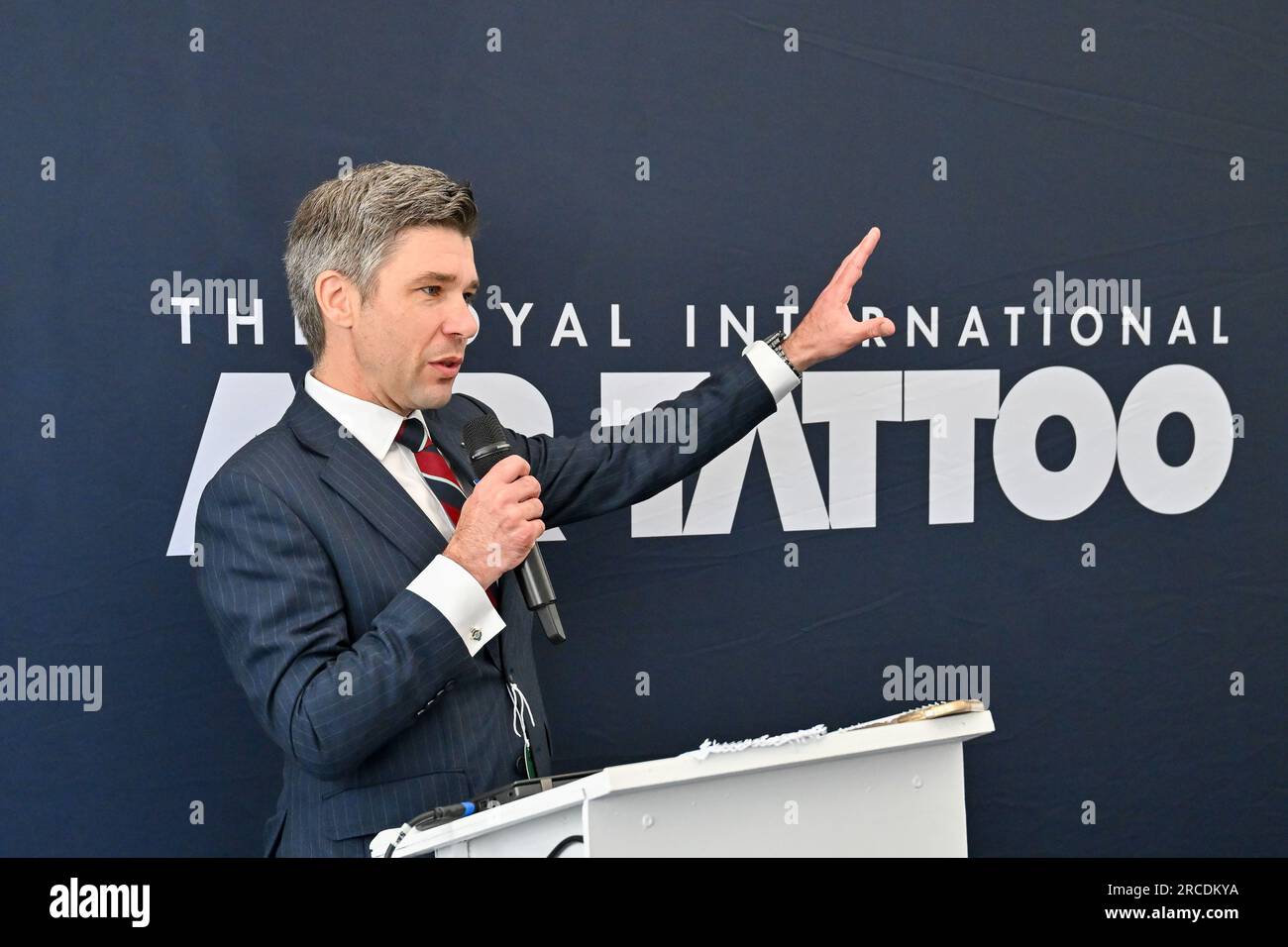 Fairford, Royaume-Uni. 14 juillet 2023. RAF Fairford, Fairford, Gloucestershire, Royaume-Uni le 14 2023 juillet. Edward Horne (Airbus) informe les médias sur la politique et les pratiques de développement durable impliquant les avions Airbus à usage militaire et civil au Royal International Air Show (riat) à RAF Fairford, Fairford, Gloucestershire, Royaume-Uni, le 14 2023 juillet. Crédit : Francis Knight/Alamy Live News Banque D'Images