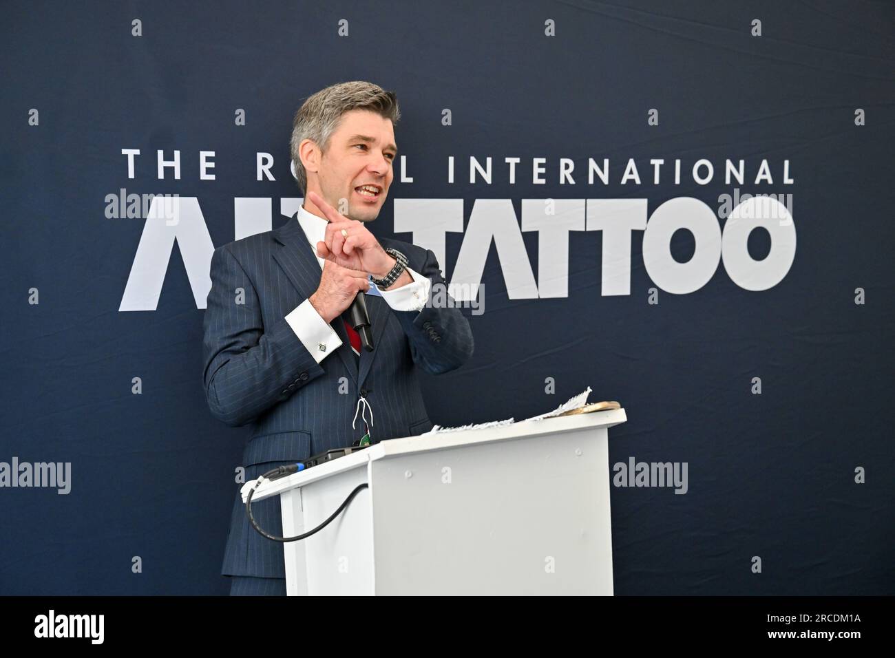 Fairford, Royaume-Uni. 14 juillet 2023. RAF Fairford, Fairford, Gloucestershire, Royaume-Uni le 14 2023 juillet. Edward Horne (Airbus) informe les médias sur la politique et les pratiques de développement durable impliquant les avions Airbus à usage militaire et civil au Royal International Air Show (riat) à RAF Fairford, Fairford, Gloucestershire, Royaume-Uni, le 14 2023 juillet. Crédit : Francis Knight/Alamy Live News Banque D'Images