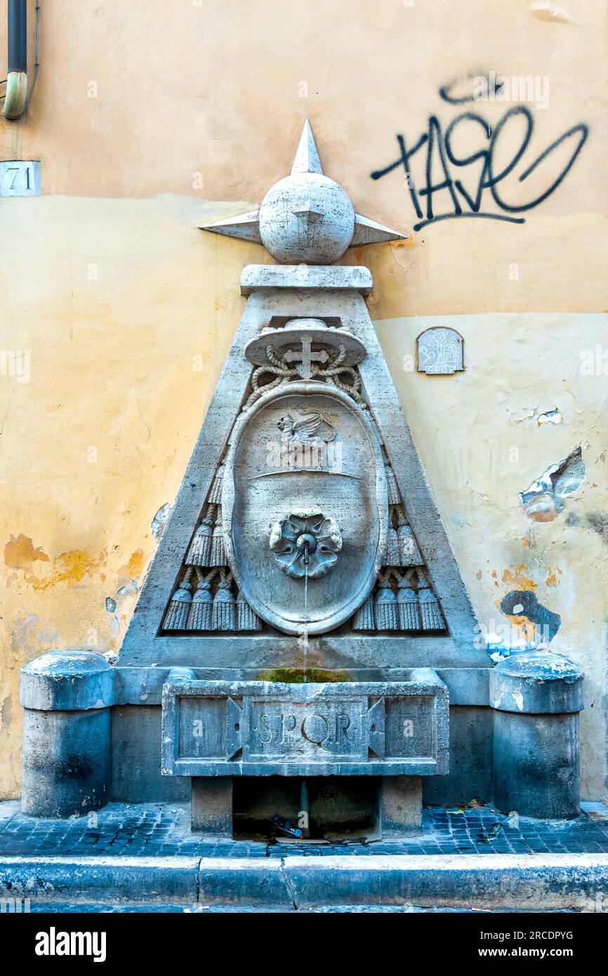 Fontaine de Piazza della Cancelleria, Rome, Italie Banque D'Images