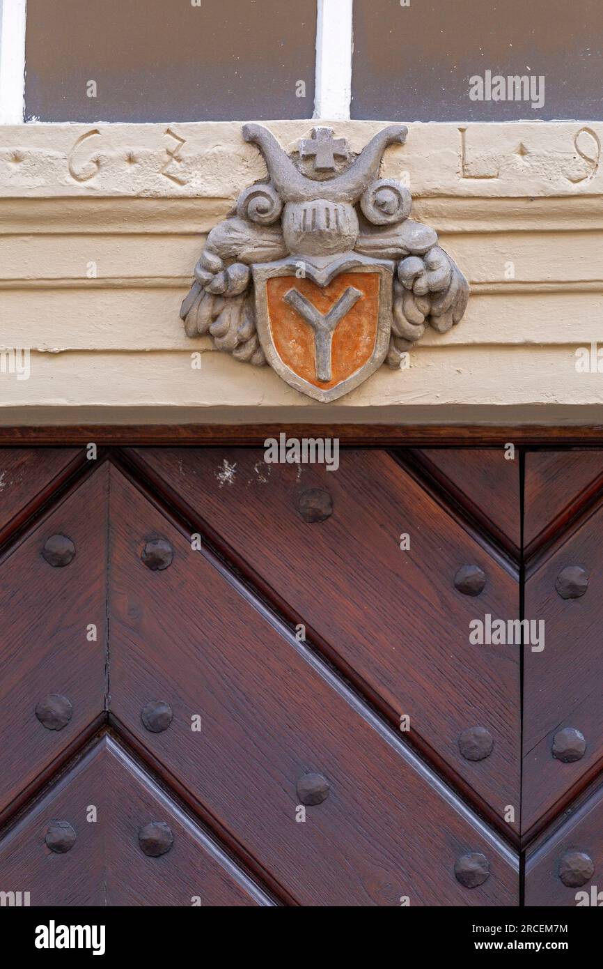 Armoiries au-dessus de la porte en bois, Bamberg, Oberfranken, Bavière, Allemagne Banque D'Images