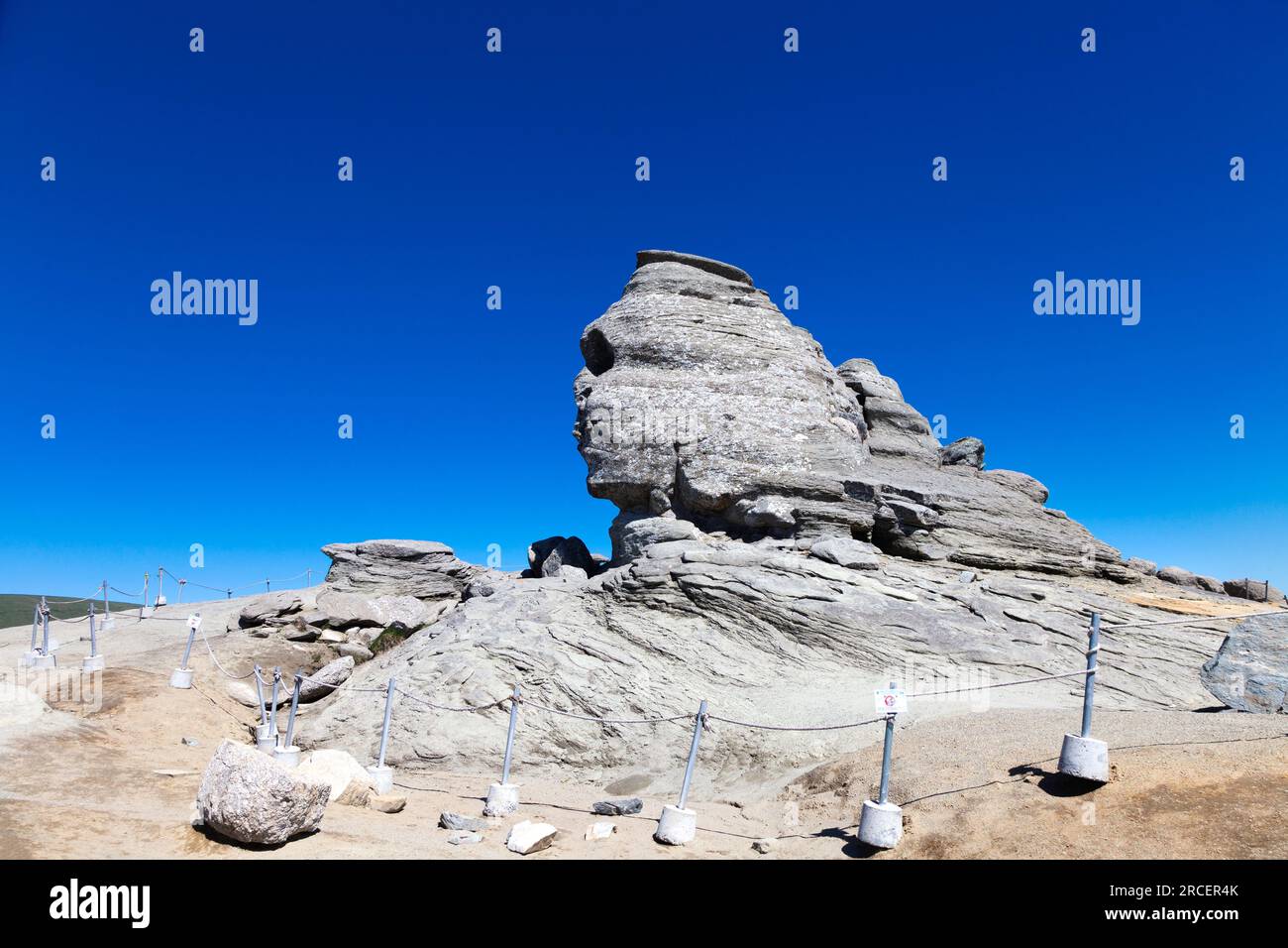 Formation rocheuse naturelle du Sphinx (Sfinxul) dans le Parc naturel de Bucegi, montagnes de Bucegi, Roumanie Banque D'Images