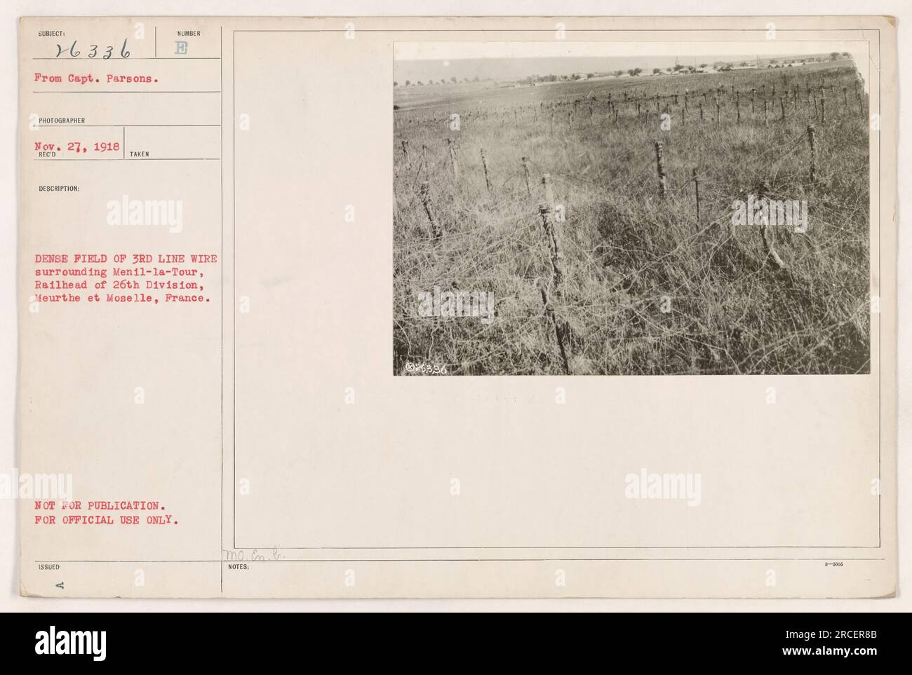 Menil-la-Tour, tête de chemin de fer de la 26e Division, Meurthe et Moselle, France. Un champ dense de fil de 3rd Line est observé autour de la zone le 27 novembre 1918. Cette photographie, prise par le photographe Capt. Parsons, n'est pas destinée à la publication et est réservée à un usage officiel seulement. Banque D'Images