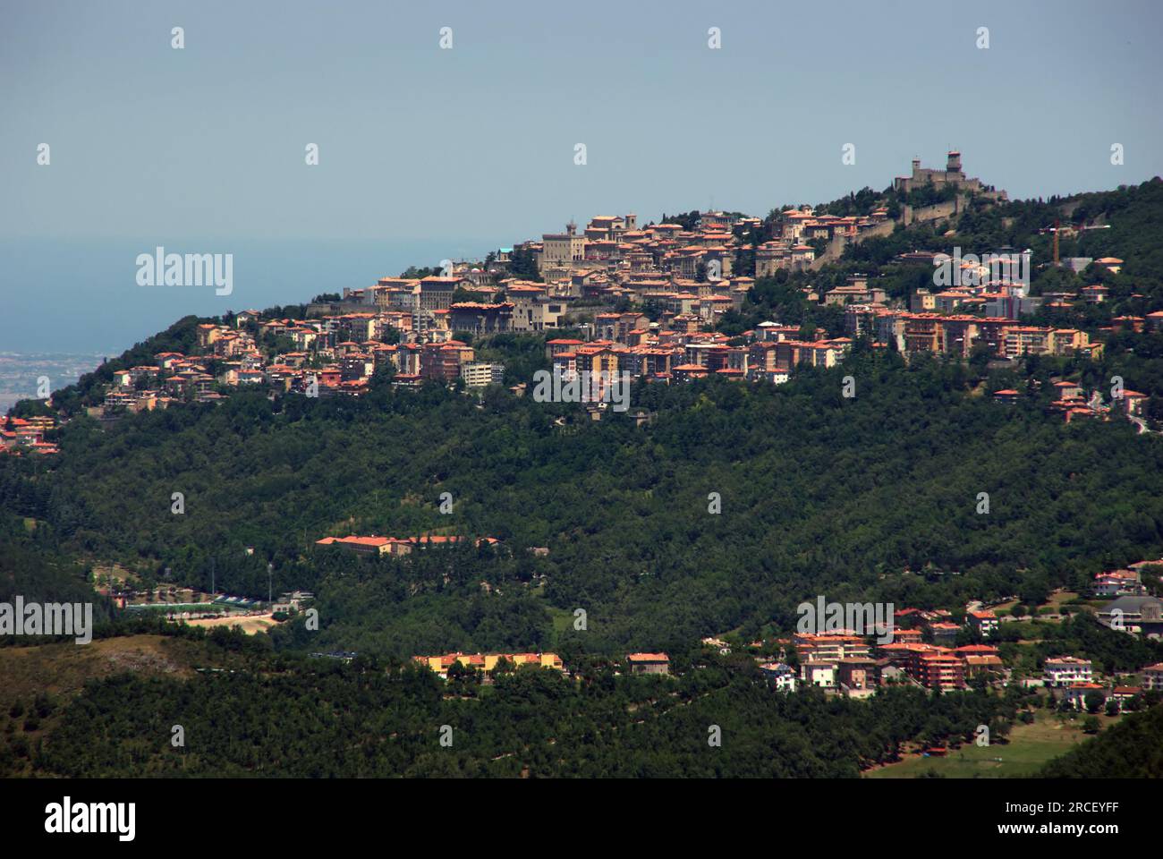 panorama del Monte Titano e della città di San Marino Banque D'Images