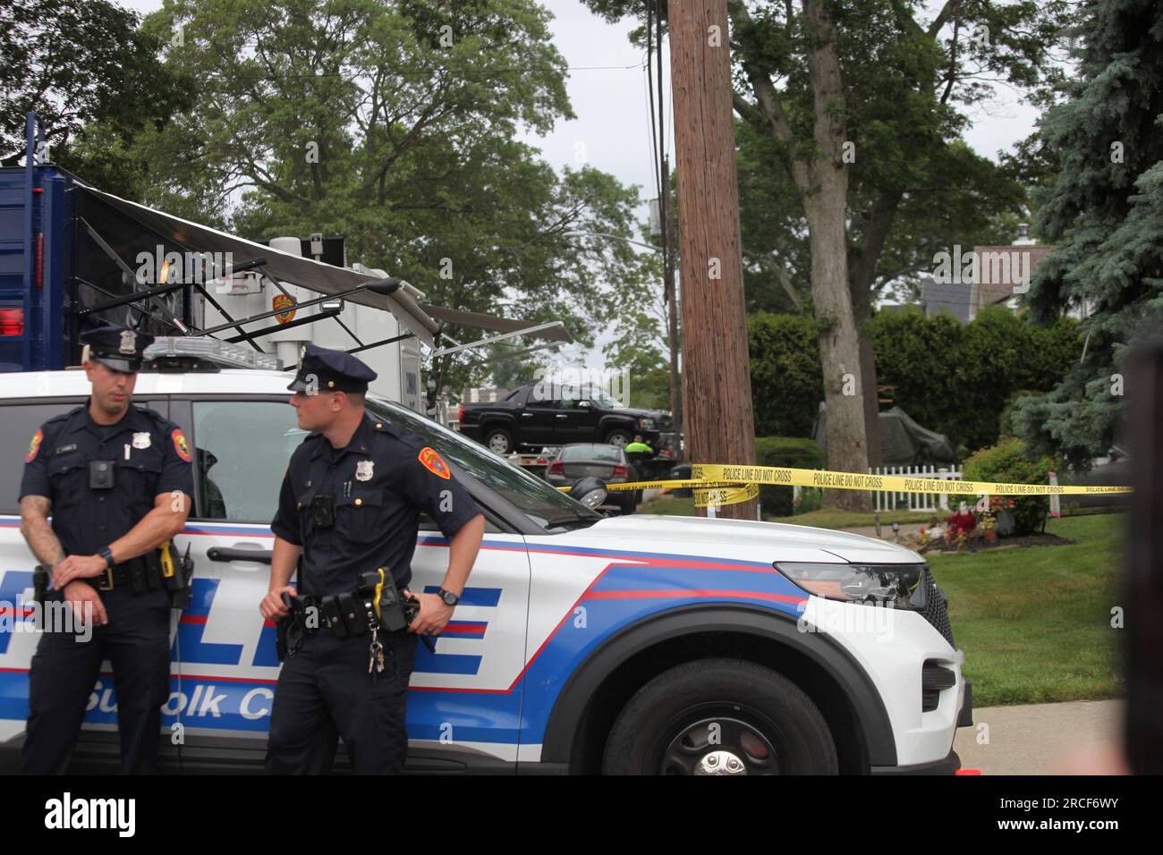 Massapequa Park, New York, États-Unis. 14 juillet 2023. (NOUVEAU) Gilgo BeachÃ‚Â suspect du tueur en série, Rex Heuermann, arrêté à Massapequa Park -NY. 14 juillet 2023, Massapequa Park, New York, États-Unis : le suspect du tueur en série Gilgo BeachÃ‚Â, Rex Heuermann, architecte marié dans une entreprise New-yorkaise, a été arrêté à son domicile à Massapequa Park et est maintenant en garde à vue. L'arrestation est liée aux célèbres « Gilgo four », des femmes découvertes emballées dans un sac à quelques jours d'intervalle fin 2010. Crédit : ZUMA Press, Inc./Alamy Live News Banque D'Images