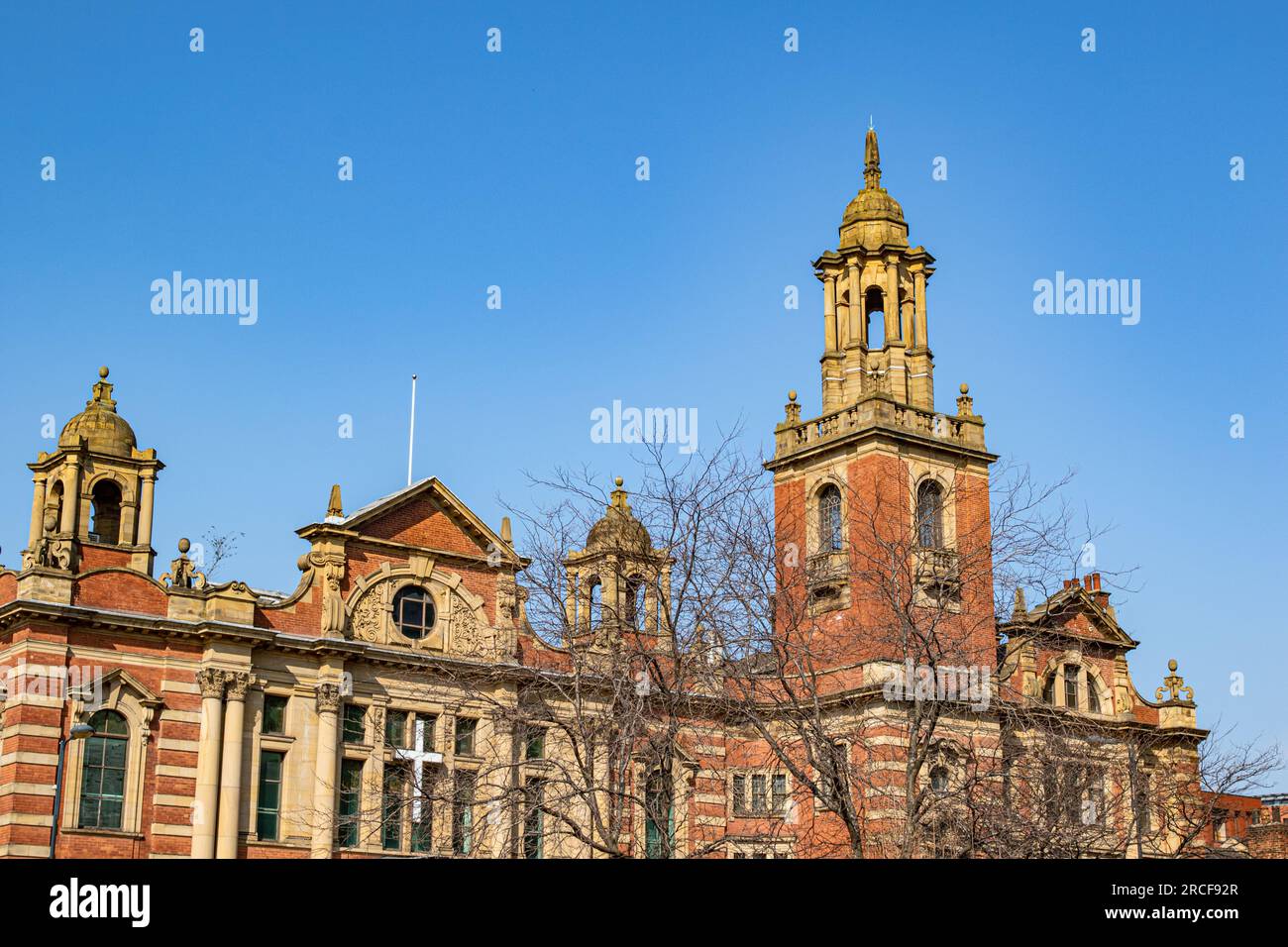 Photo de paysage urbain des bâtiments et de l'architecture à Leeds pendant l'été Banque D'Images