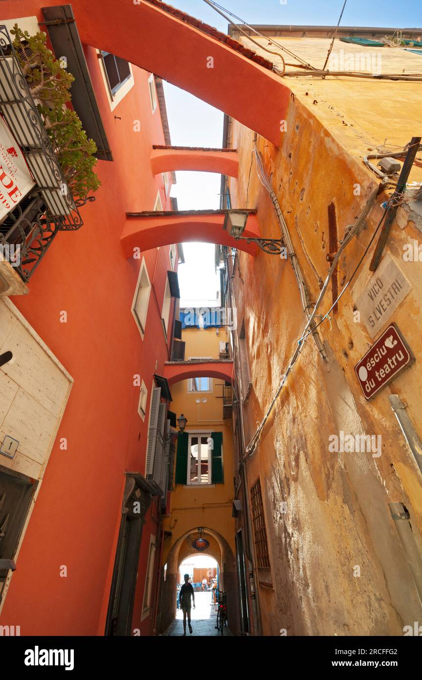 Italie, Ligurie, Alassio, rue Banque D'Images