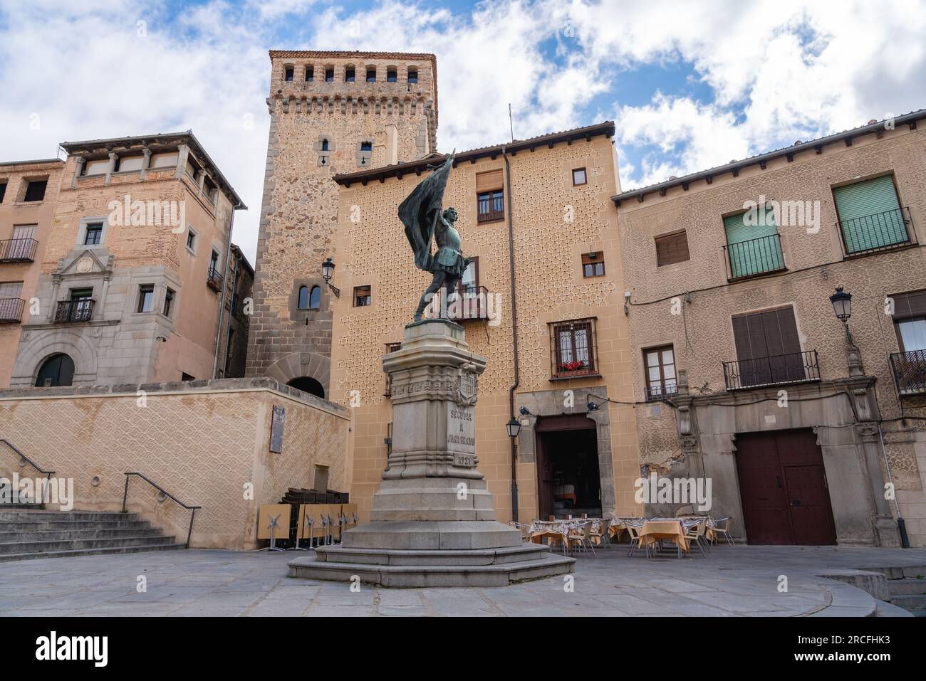 Juan Bravo Monument at Plaza Medina del Campo Square - Ségovie, Espagne Banque D'Images