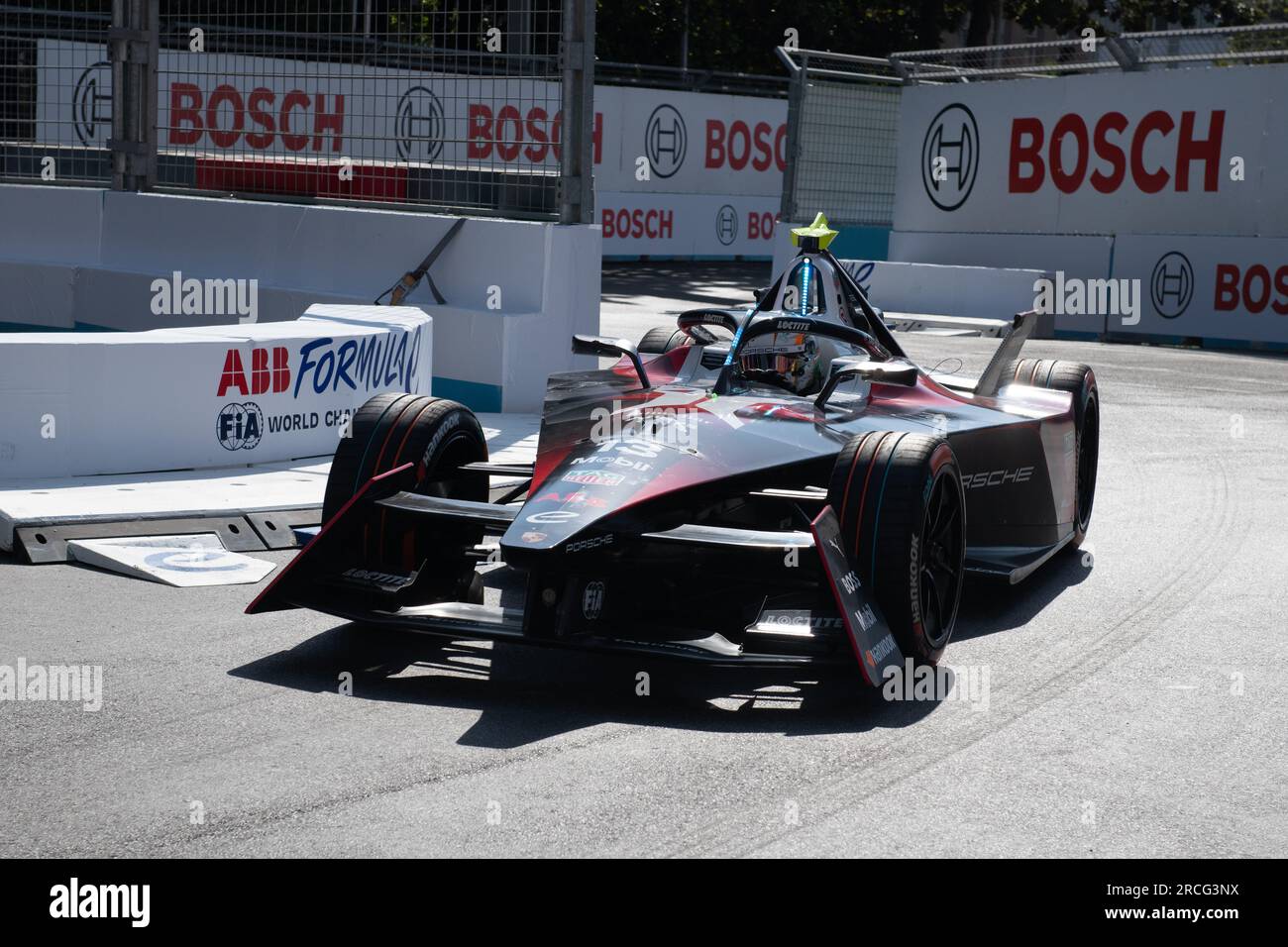 Rome, Italie 14 2023 juillet – E-Prix de Formule E Hankook Rome, essais libres. Antonio Felix Da Costa (13) (PRT) Tag Heuer Porsche Team en action sur circuit. Crédit photo : Fabio Pagani/Alamy Live News Banque D'Images