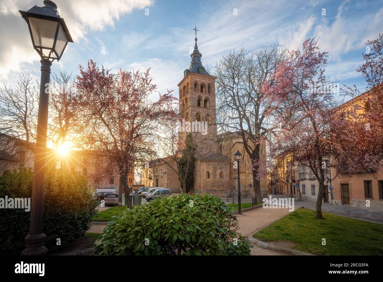 Plaza de la Merced avec église San Andres - Ségovie, Espagne Banque D'Images