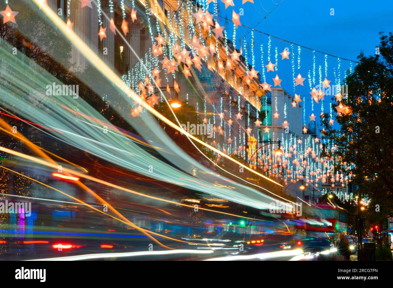 Décorations de Noël sur Oxford Street, Londres, Angleterre, Royaume-Uni Banque D'Images