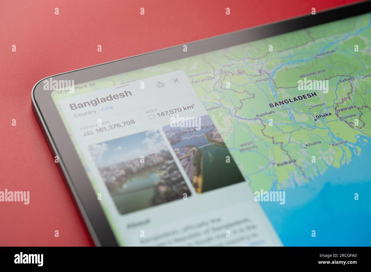 New York, États-Unis - 6 juillet 2023 : Bangladesh sur les cartes de pomme en ligne dans l'écran de tablette ipad vue rapprochée Banque D'Images