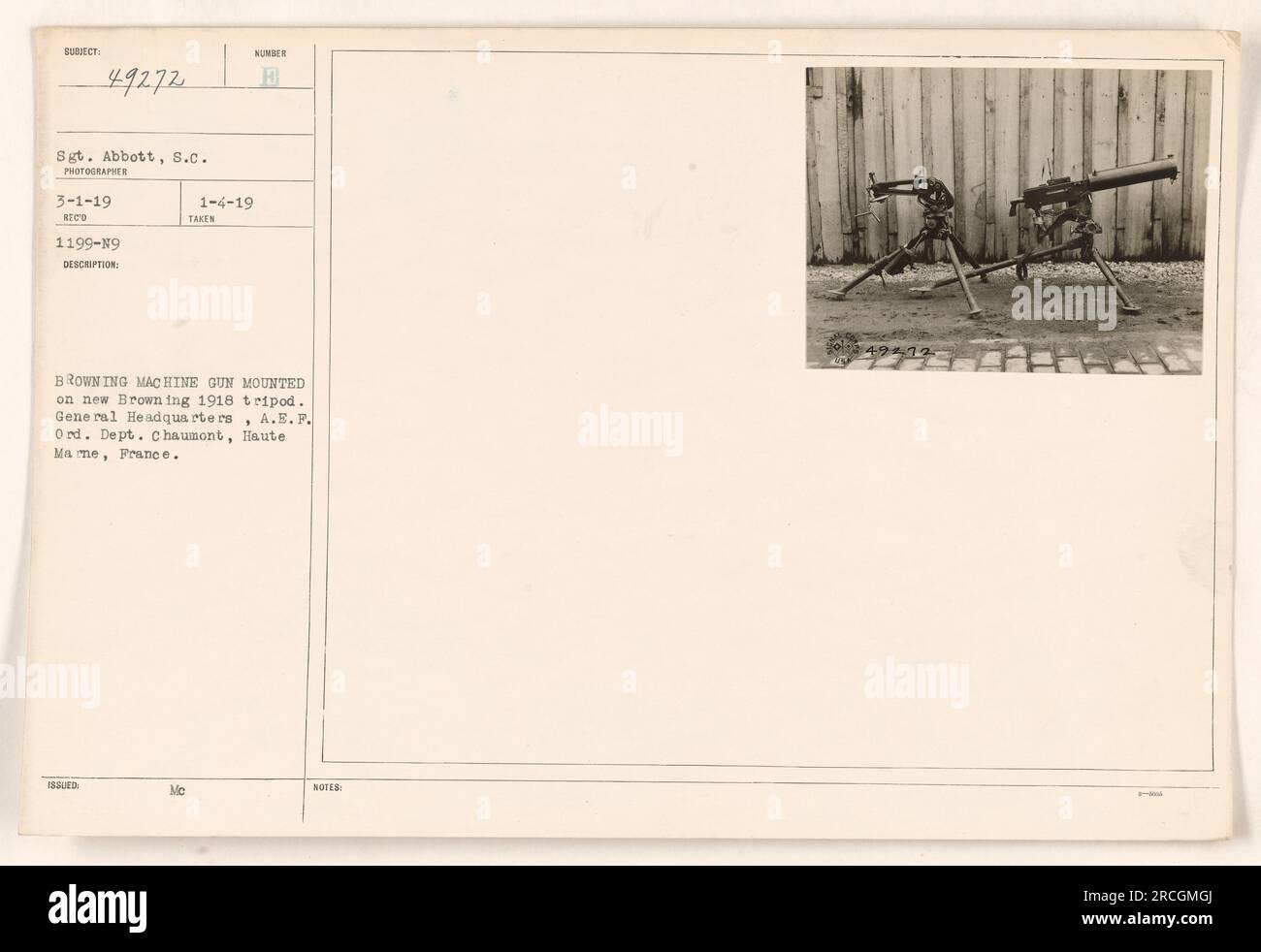 Mitrailleuse Browning montée sur un nouveau trépied Browning 1918 au quartier général, A.E.F. Ord. Département, Chaumont, haute Marne, France. Photo prise par le sergent Abbott le 3-1-19. La mitrailleuse a été émise le 1-4-19 et est montrée sur la photo, avec des renseignements supplémentaires fournis dans les Notes Nunser 49472. Banque D'Images