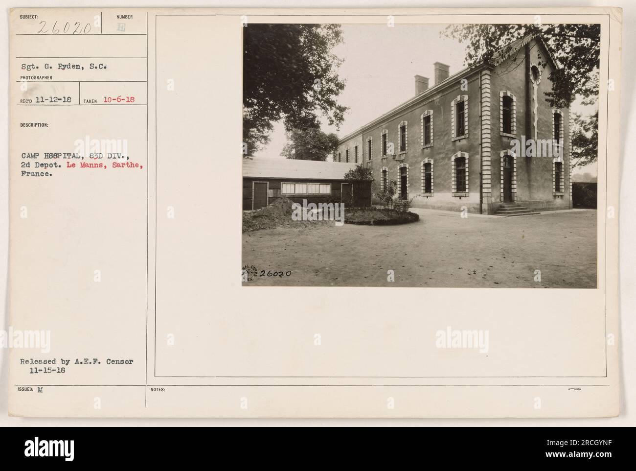 Sgt. G. Pyden, S.C., hôpital du camp numéro E à le Manns, Sarthe, France. Cette photographie a été prise le 6 octobre 1918 et publiée par l'A.E.F. Censurer le 15 novembre 1916. Le sergent Pyden a servi dans la 83e division, 2e dépôt, pendant la première Guerre mondiale Banque D'Images