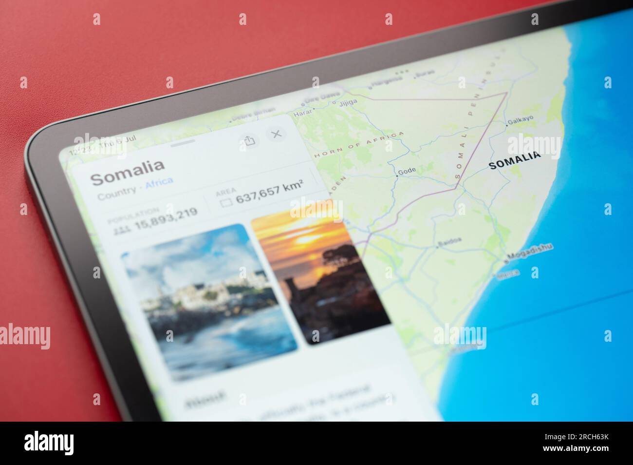 New York, États-Unis - 6 juillet 2023 : Somalie info pays sur Apple Maps macro vue rapprochée ipad Banque D'Images