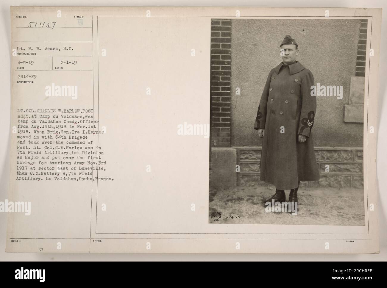 Le lieutenant-colonel Charles W. Harlow sert comme commandant du camp du Valdahon en France du 15 août au 1 novembre 1918. Cette photographie, prise le 5 avril 1919, montre le lieutenant-colonel Harlow dans son rôle d'adjudant du camp. Il a auparavant servi dans le 7th Field Artillery en tant que major. Banque D'Images