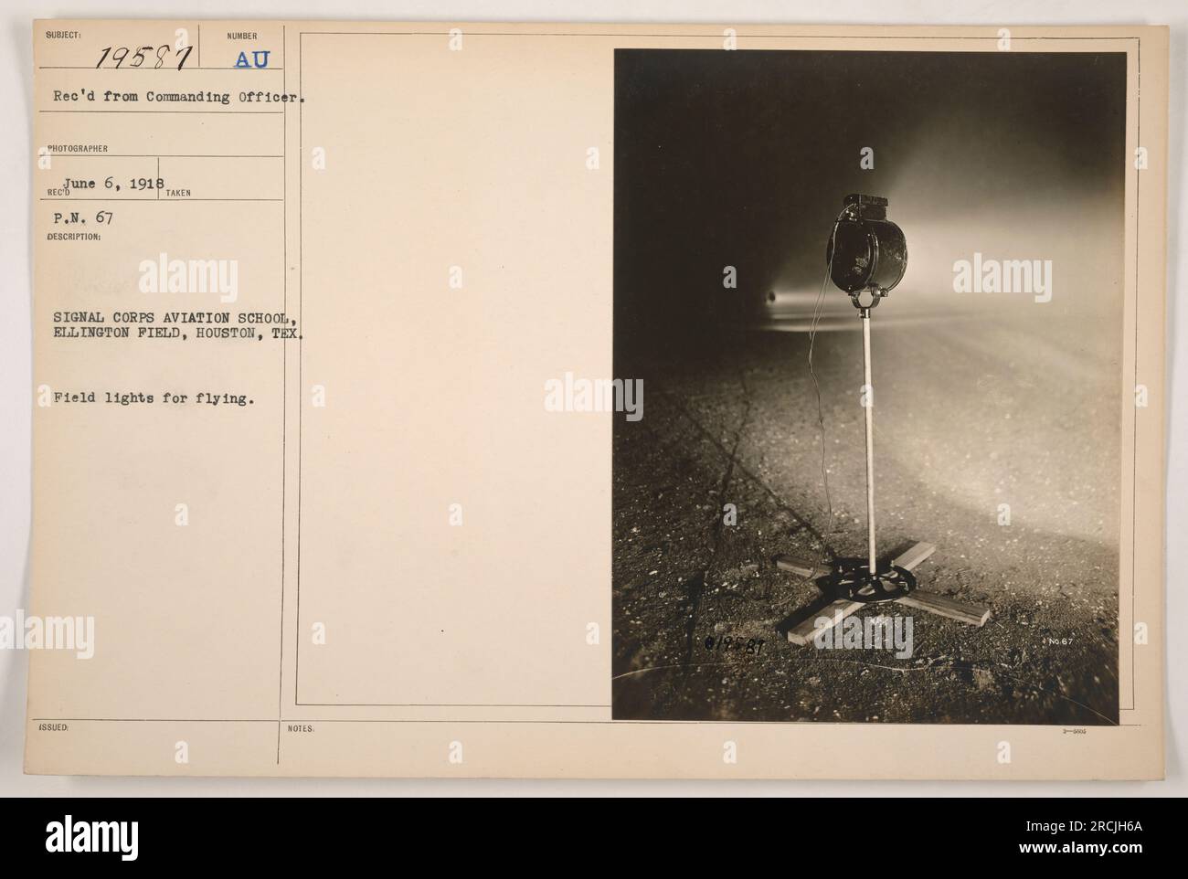 Photographie prise à la signal corps Aviation School, Ellington Field, Houston, Texas le 6 juin 1918. L'image montre les éclairages de champ configurés pour le vol. Cette photographie a été reçue du commandant.' Banque D'Images