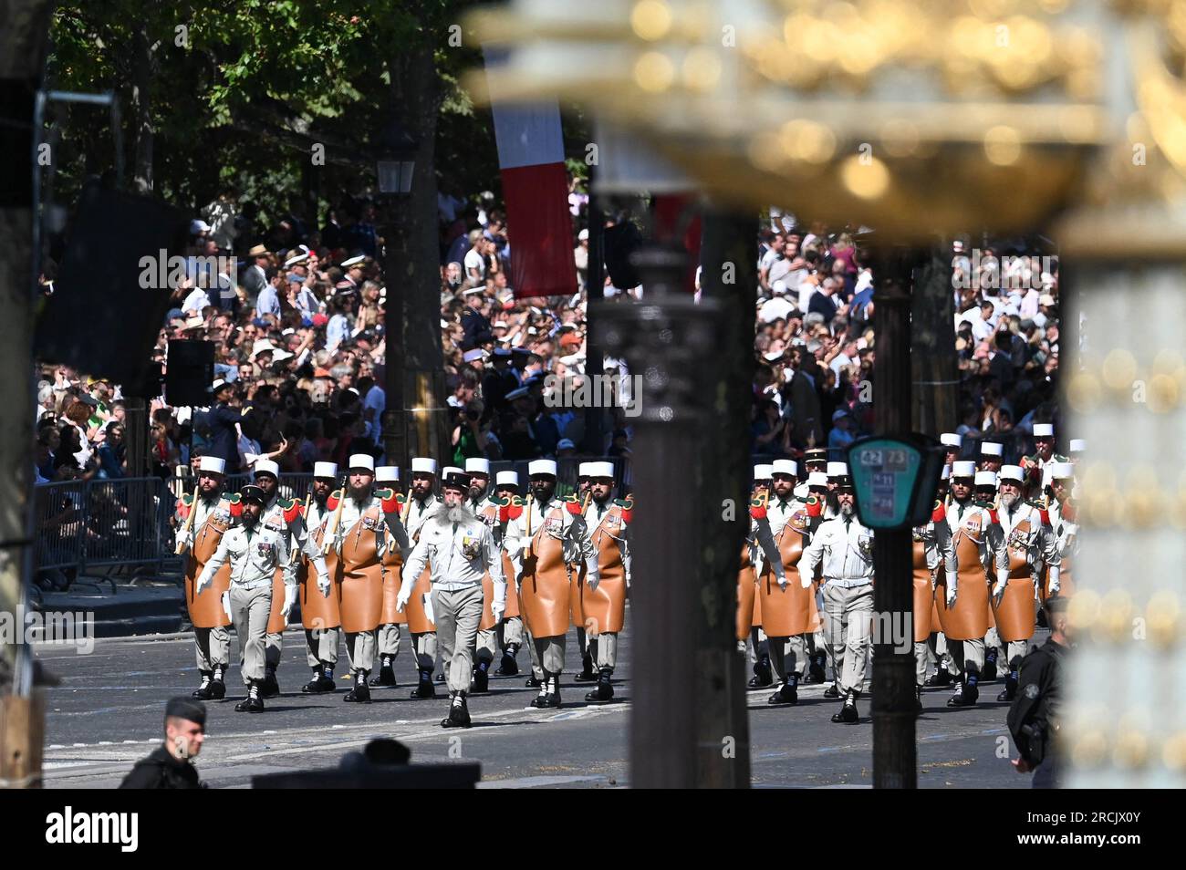 Les pionniers de la Légion étrangère défilent lors du défilé militaire