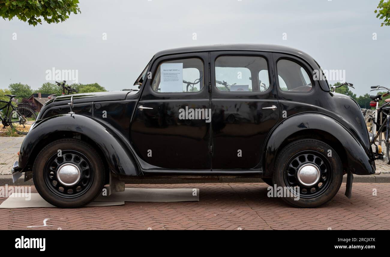 Lelystad, pays-Bas, 18.06.2023, voiture britannique vintage Morris Eight Saloon de 1948 à la Journée nationale Oldtimer Banque D'Images