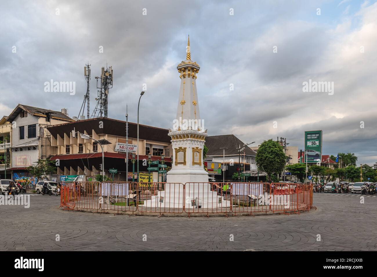 13 juillet 2023 : Tugu Yogyakarta, alias Golong Gilig Monument, est une icône historique de Yogyakarta, en Indonésie, construite par Sri Sultan Hamengkubuwono I en 1775. Banque D'Images