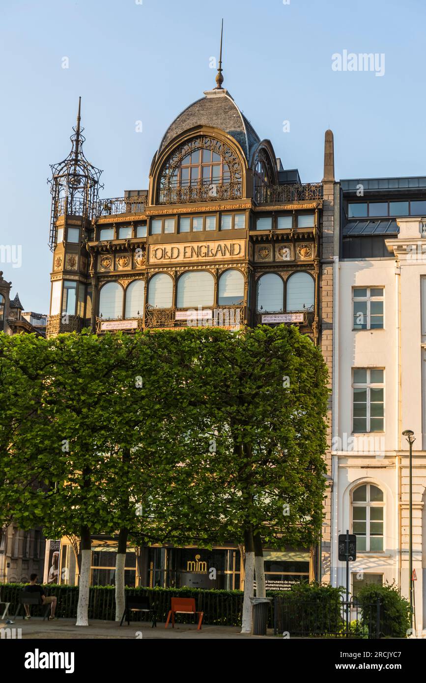 Musée des instruments de musique dans le bâtiment Old England, un ancien bâtiment du département Art Nouveau construit en 1899 par Paul Saintenoy à partir de la rue ceinturée Banque D'Images