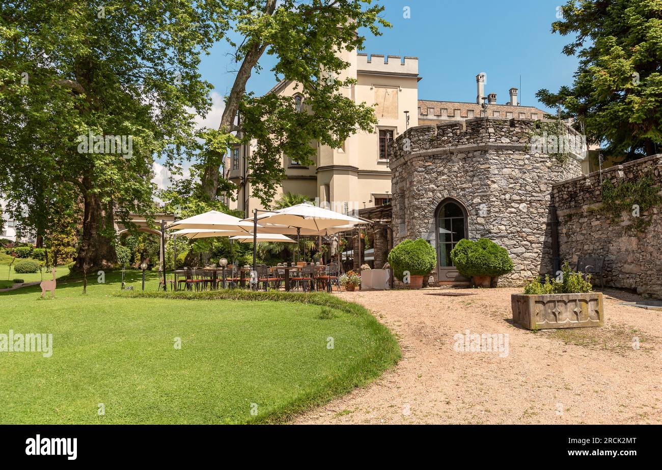 Le Parc du Castello dal Pozzo, station historique sur le lac majeur, situé dans le village de Oleggio Castello, Verbania, Italie Banque D'Images