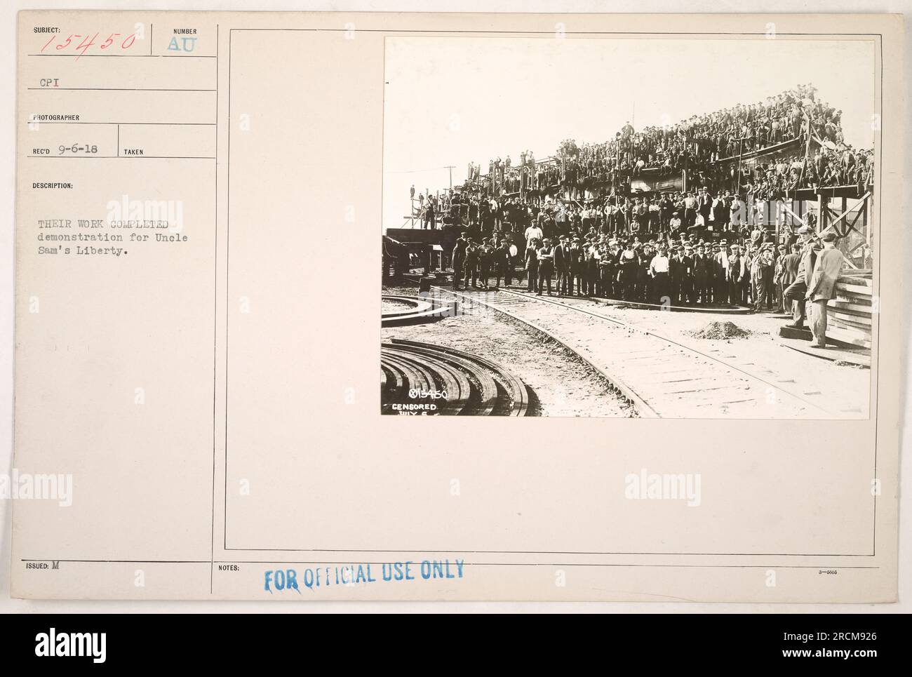 Soldats participant à une manifestation pour la liberté de l'oncle sam's, leur travail terminé. La photographie, numérotée 15450, montre une scène des activités militaires américaines pendant la première Guerre mondiale. Elle a été prise par le photographe CPI RECO le 6 septembre 1918. Les informations sur cette image ont été censurées pour un usage officiel seulement. Banque D'Images