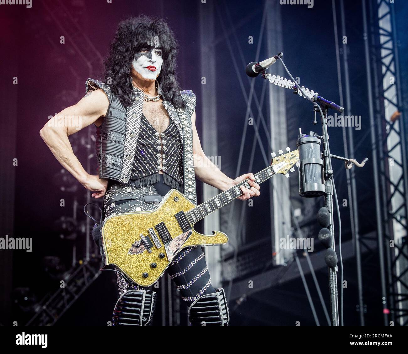 Paul Stanley de Kiss joue en direct lors de leur dernier concert européen à Tonsberg, Norvège, le 15 juillet 2023 Banque D'Images