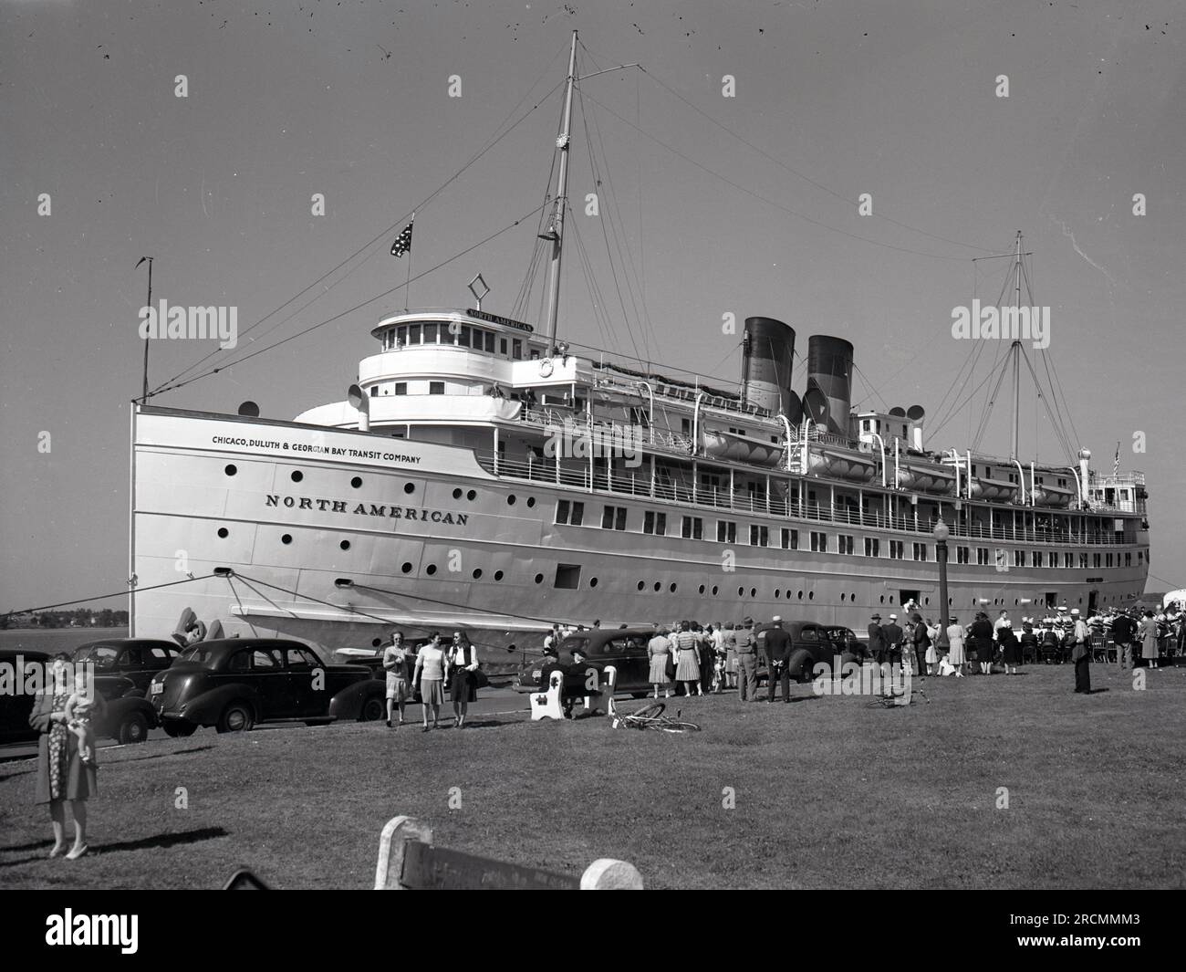 SS North American qui prend des passagers en 1947. L'emplacement est inconnu. Banque D'Images