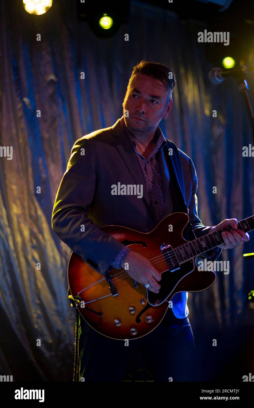 Eddie Roberts (Guitare) The New Mastersounds, Homecoming Gig, Brudenell social Club, Leeds UK. 15 juillet 2023. Banque D'Images