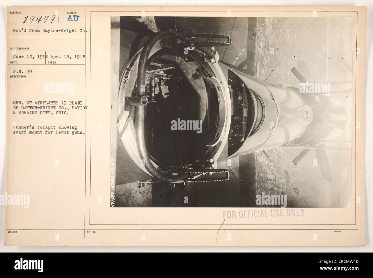 Image montrant le cockpit d'un canonnier d'un avion Dayton-Wright, prise le 15 avril 1918 à l'usine Dayton-Wright Co. À Dayton & Moraine City, Ohio. L'image présente une monture d'écharpe pour Lewis Guns. Cette photographie a été reçue de Dayton-Wright Co. Le 10 juin 1918. Banque D'Images