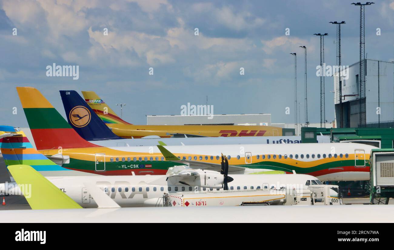 Lufthansa, Braathen et DHL à l'aéroport de Gothenburg-Landvetter en Suède Banque D'Images