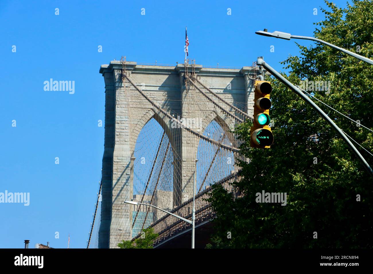 Le célèbre pont de Brooklyn reliant Brooklyn et Manhattan à New York. Banque D'Images