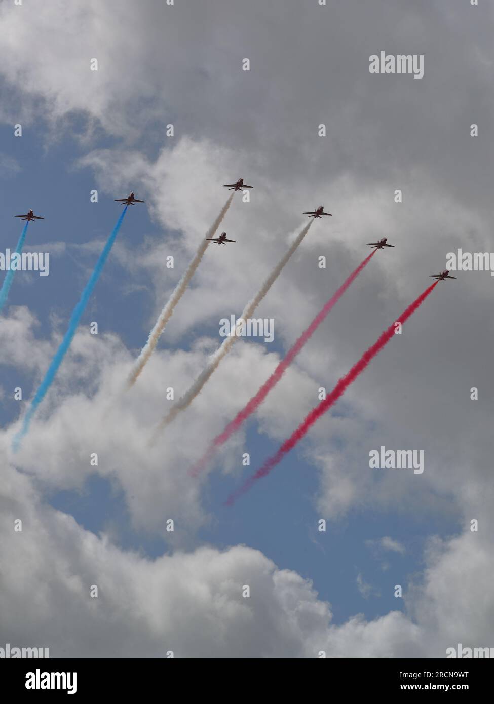 Les Red Arrows ont effectué leur exposition avec seulement 7 avions au Royal International Air Tattoo 2023 à la RAF Fairford, dans le Gloucestershire, au Royaume-Uni Banque D'Images