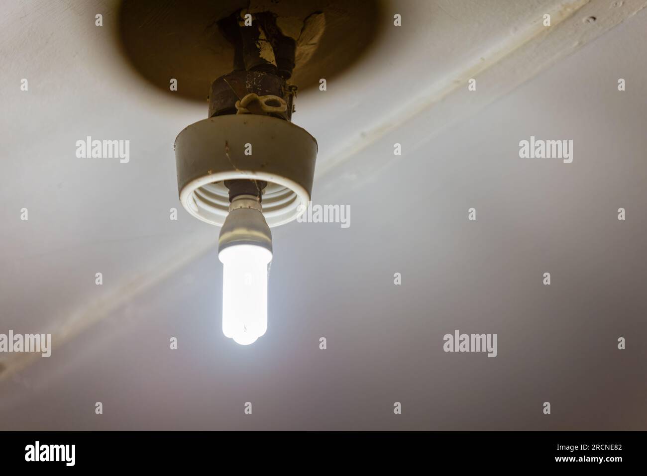 Ampoule de danger Banque de photographies et d'images à haute résolution -  Alamy