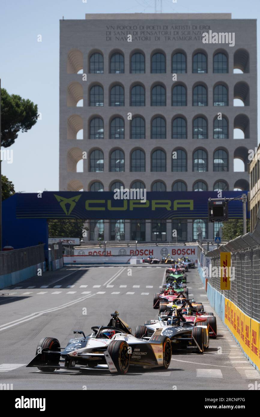 Mitch Evans mène le groupe, lors de la course 1, première journée de compétition du FE Grand Prix de Rome 2023, Rome, Italie, 15/07/2023 Banque D'Images