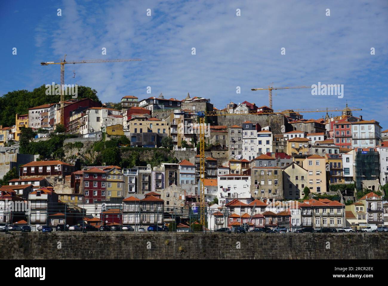 Vue sur Porto depuis le fleuve Douro, Porto, Portugal Banque D'Images