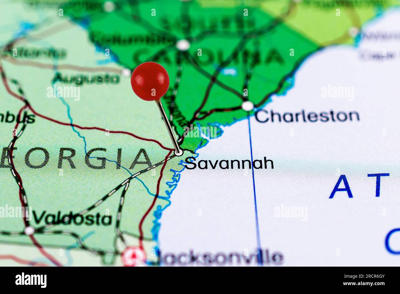 Carte de Savannah. Savannah PIN map. Gros plan sur la carte de Savannah avec une épingle rouge. Carte avec pointe rouge de Savannah aux Etats-Unis. Géorgie. Banque D'Images