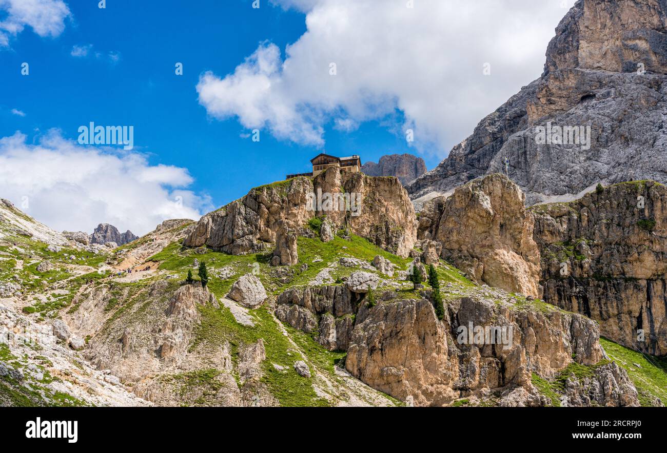 Magnifique paysage alpin près des tours Vajolet dans le Trentin-Haut-Adige, au nord de l'Italie. Banque D'Images