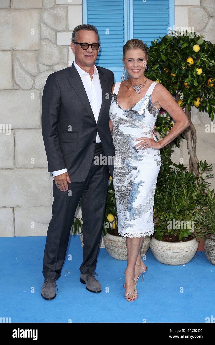 Tom Hanks et Rita Wilson assistent à la première britannique de Mamma Mia! Ici nous y retournons » à l'Eventim Apollo à Londres. Banque D'Images